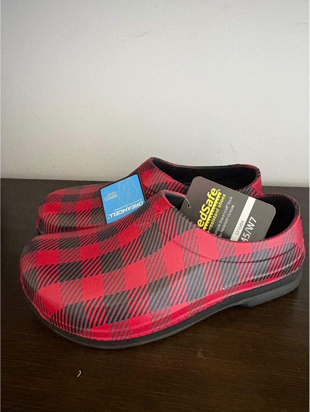 New Tred Safe Red and Black Plaid Slip On Work Shoes Womans 7 Mens 5